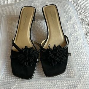 Hillard & Hanson black patent leather 1.5 inch heeled sandals. Size 6.5.